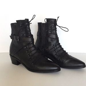 Modern Vice black leather boots. Size 37